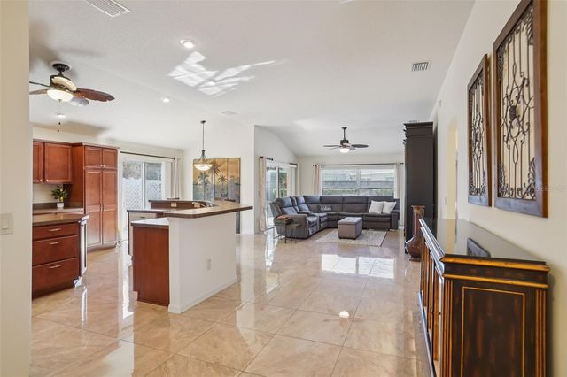 1052 BECKER AVENUE, The Villages, FL 32163