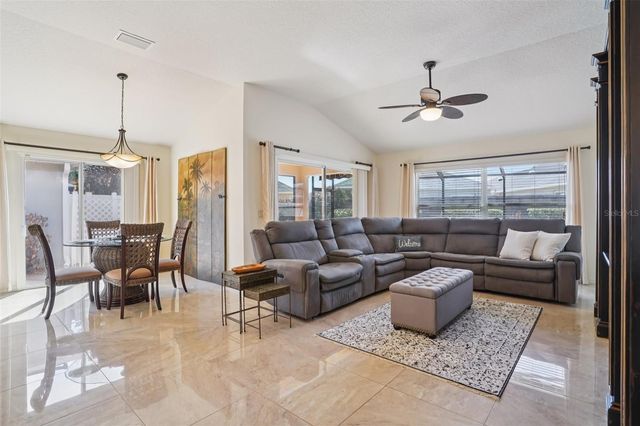 1052 BECKER AVENUE, The Villages, FL 32163