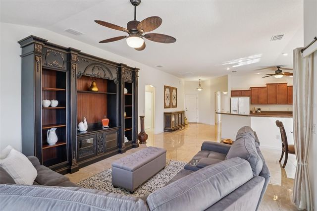 1052 BECKER AVENUE, The Villages, FL 32163