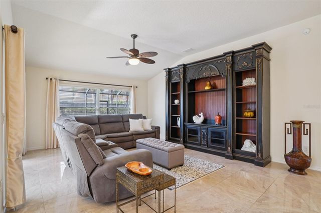 1052 BECKER AVENUE, The Villages, FL 32163