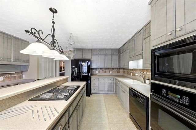 675 Sandy Ridge Road, Mcdonough, GA 30252