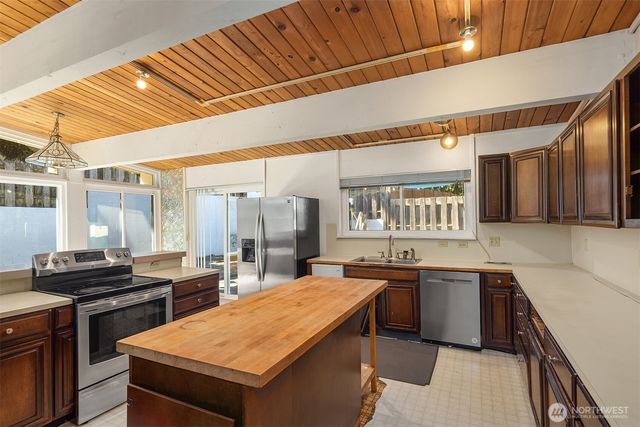 6024 Park Way, Lynnwood, WA 98036
