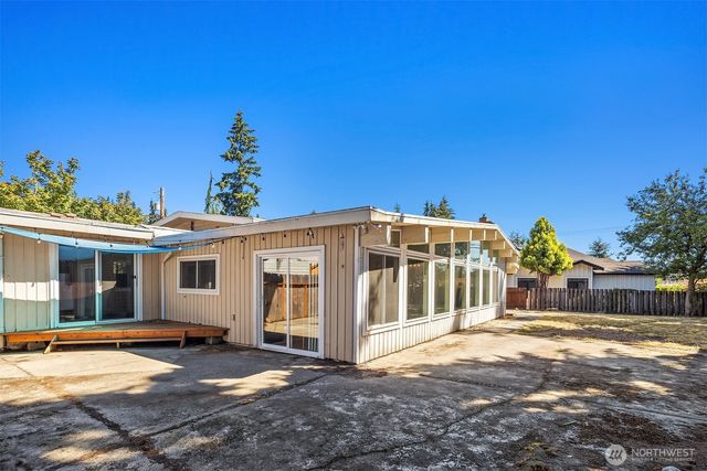 6024 Park Way, Lynnwood, WA 98036