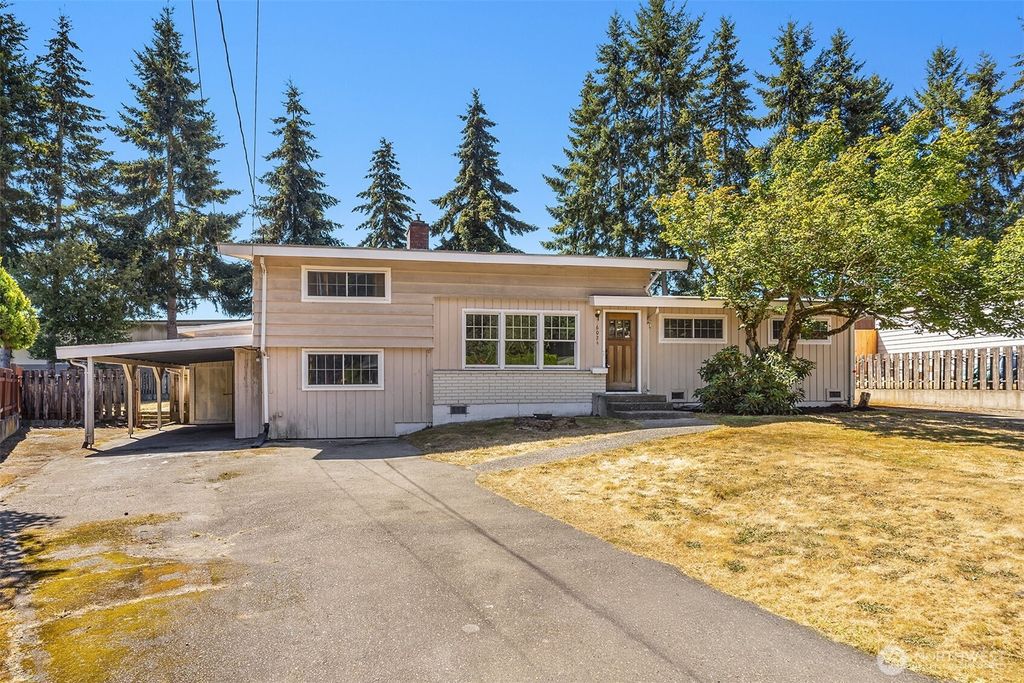 6024 Park Way, Lynnwood, WA 98036