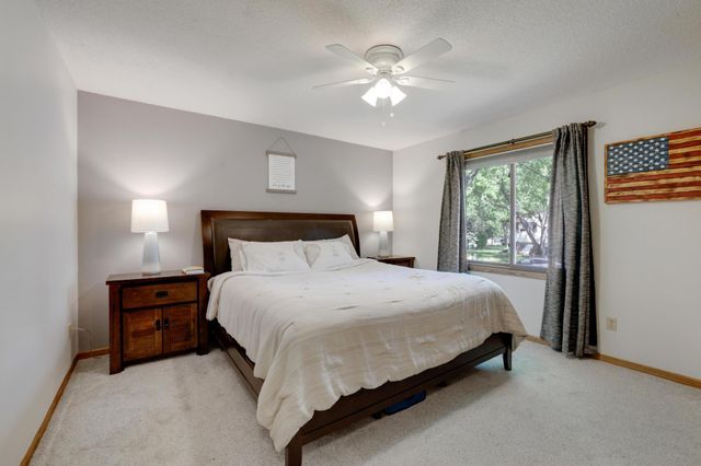 1980 Timber Wolf Trail N, Eagan, MN 55122