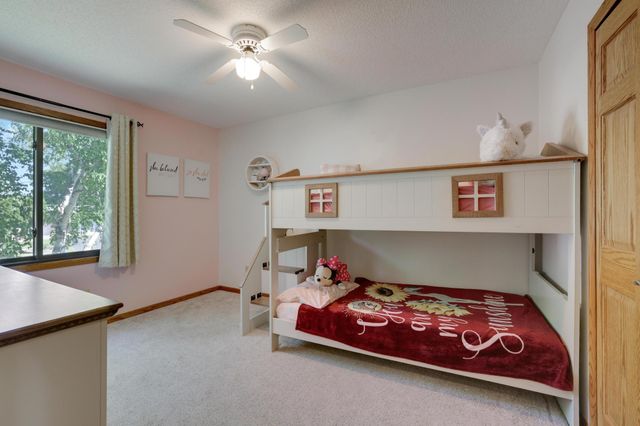 1980 Timber Wolf Trail N, Eagan, MN 55122