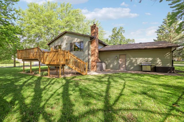 1980 Timber Wolf Trail N, Eagan, MN 55122