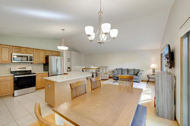1980 Timber Wolf Trail N, Eagan, MN 55122