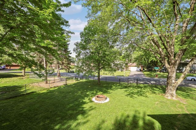 1980 Timber Wolf Trail N, Eagan, MN 55122