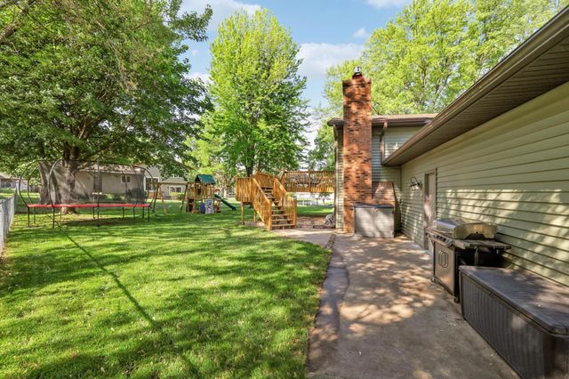1980 Timber Wolf Trail N, Eagan, MN 55122