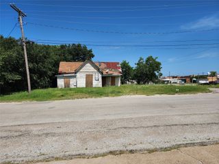 108 Decatur Street, Bowie, TX 76230