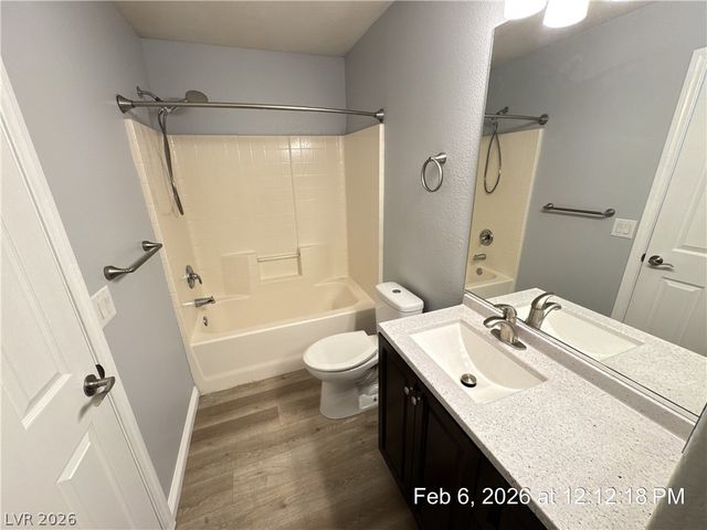 10006 Mardagen Street, Las Vegas, NV 89183