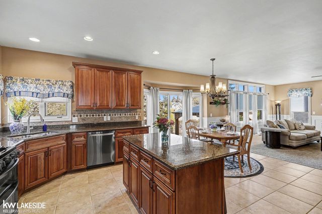 57240 Covington Drive, Washington, MI 48094