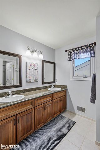 57240 Covington Drive, Washington, MI 48094