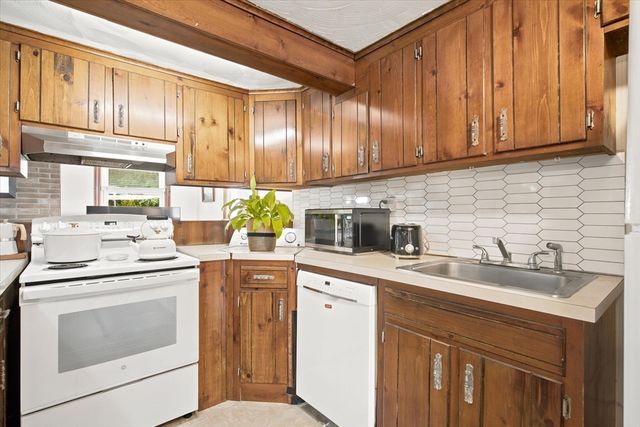 45 Old Country Way, Weymouth, MA 02188