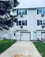 39 Larch Street, Carteret, NJ 07008