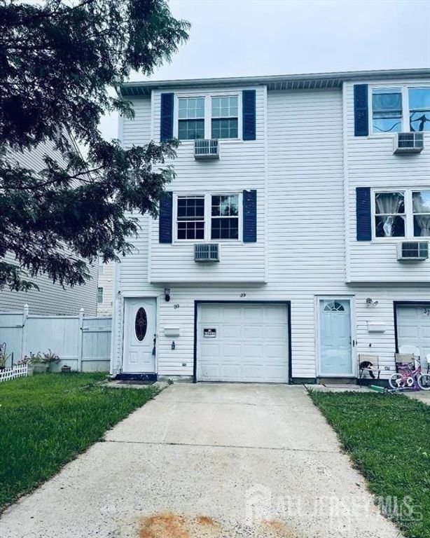 39 Larch Street, Carteret, NJ 07008