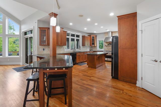 1325 Nicholas LN, Moneta, VA 24121
