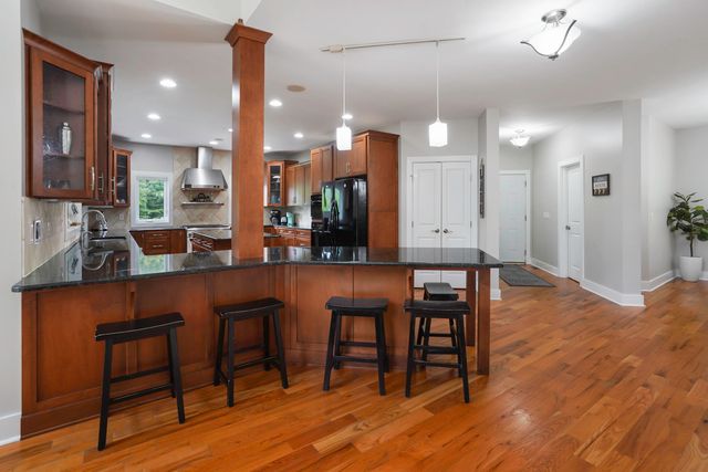 1325 Nicholas LN, Moneta, VA 24121