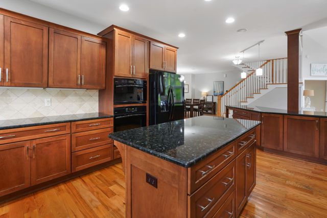 1325 Nicholas LN, Moneta, VA 24121