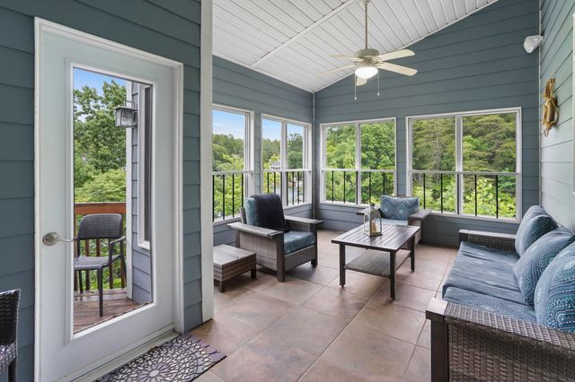 1325 Nicholas LN, Moneta, VA 24121