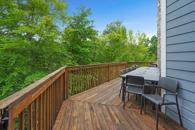 1325 Nicholas LN, Moneta, VA 24121