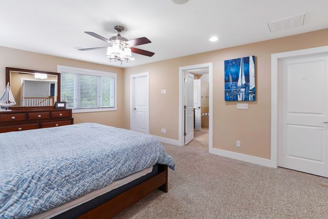 1325 Nicholas LN, Moneta, VA 24121