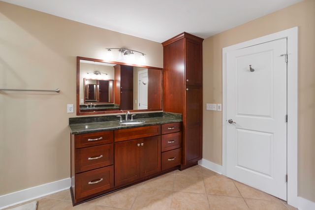 1325 Nicholas LN, Moneta, VA 24121