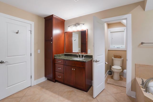 1325 Nicholas LN, Moneta, VA 24121