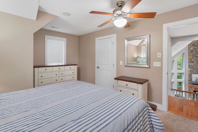 1325 Nicholas LN, Moneta, VA 24121