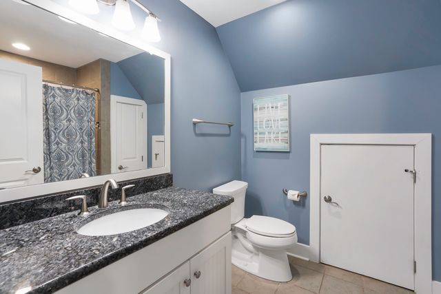 1325 Nicholas LN, Moneta, VA 24121