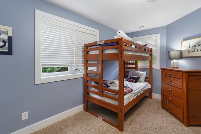 1325 Nicholas LN, Moneta, VA 24121