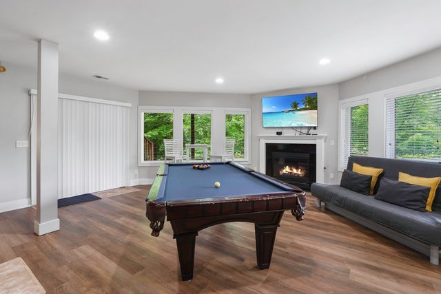 1325 Nicholas LN, Moneta, VA 24121