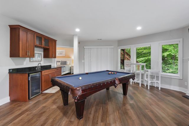 1325 Nicholas LN, Moneta, VA 24121