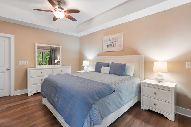1325 Nicholas LN, Moneta, VA 24121