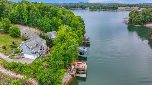 1325 Nicholas LN, Moneta, VA 24121