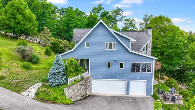 1325 Nicholas LN, Moneta, VA 24121