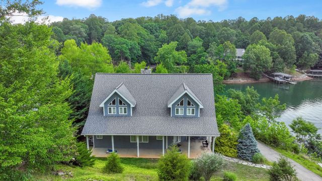 1325 Nicholas LN, Moneta, VA 24121