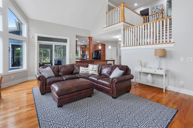 1325 Nicholas LN, Moneta, VA 24121