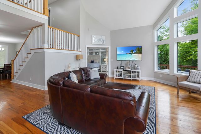 1325 Nicholas LN, Moneta, VA 24121