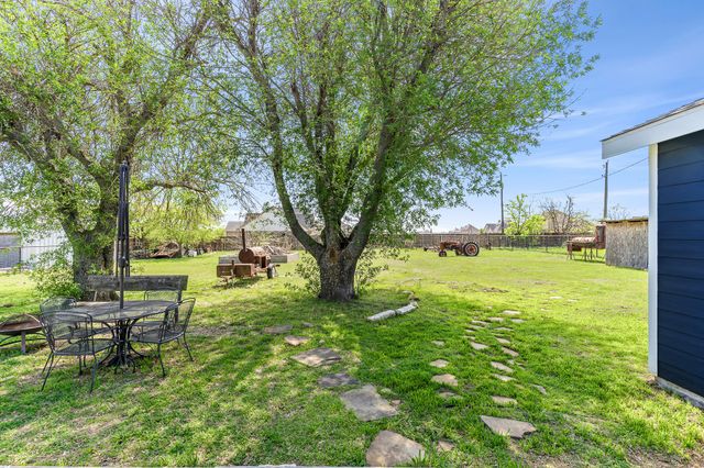 108 Paige Street, Weatherford, TX 76088