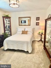229 PORCH LIGHT LN, Hedgesville, WV 25427