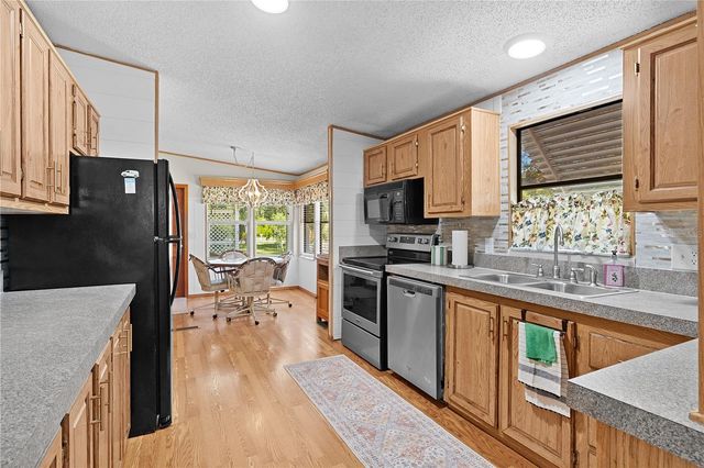 13904 COUNTY ROAD 109D, Lady Lake, FL 32159