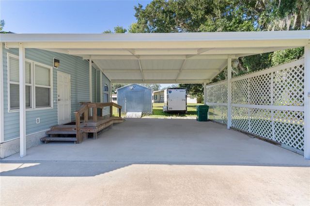 13904 COUNTY ROAD 109D, Lady Lake, FL 32159