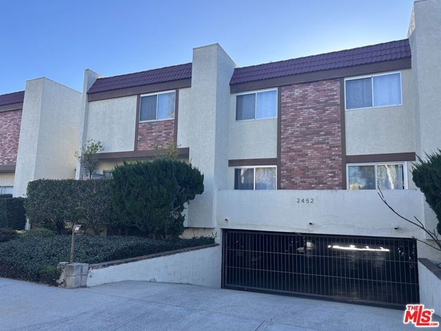 2452 Chelsea Place E, Santa Monica, CA 90404
