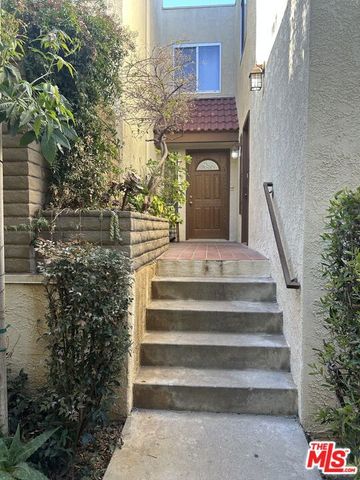 2452 Chelsea Place E, Santa Monica, CA 90404