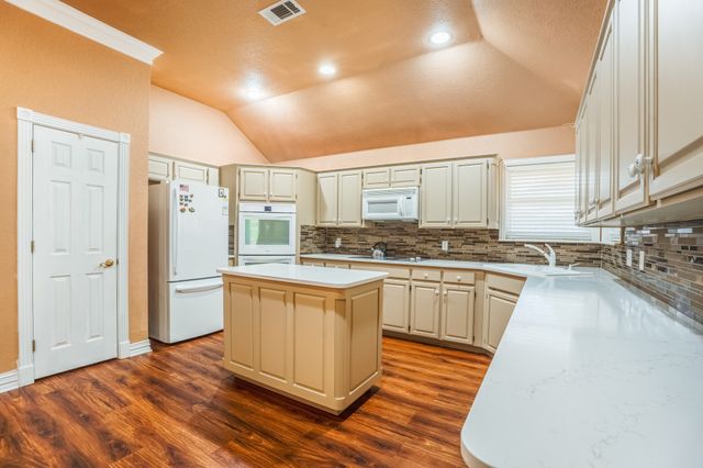 5606 Choctaw Drive, Granbury, TX 76049