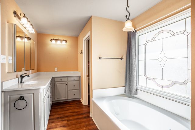 5606 Choctaw Drive, Granbury, TX 76049