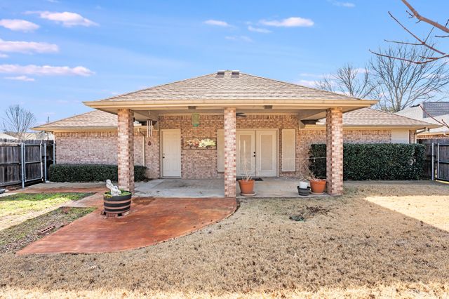 5606 Choctaw Drive, Granbury, TX 76049