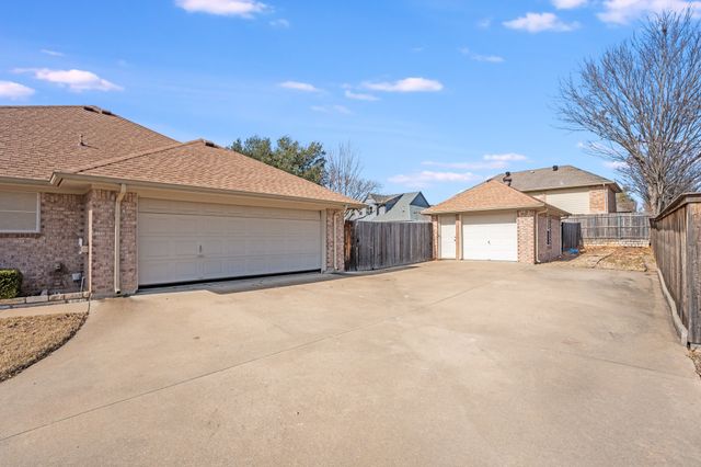 5606 Choctaw Drive, Granbury, TX 76049